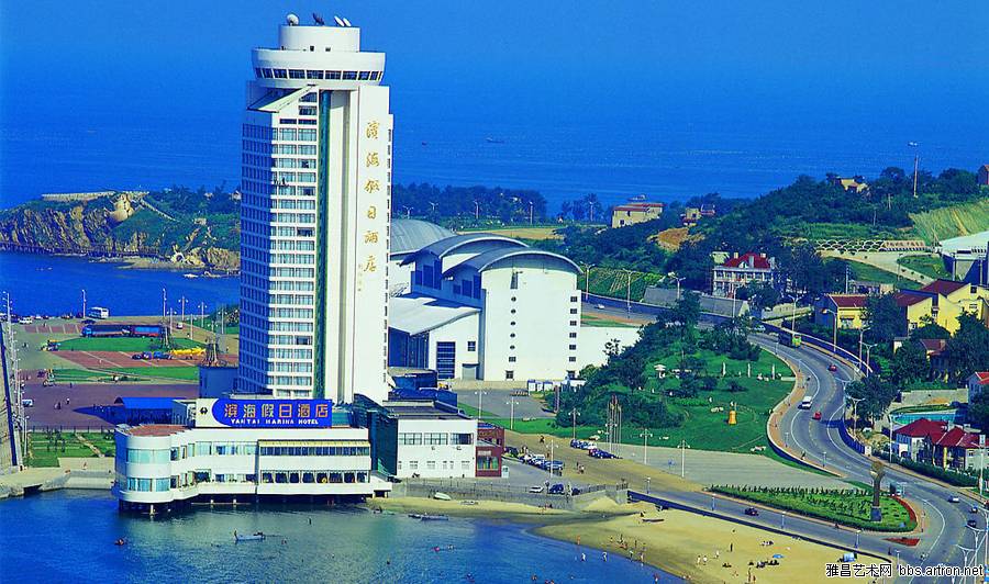 五星级标准的滨海假日酒店,位于中国山东省烟台市芝罘区大马路128号